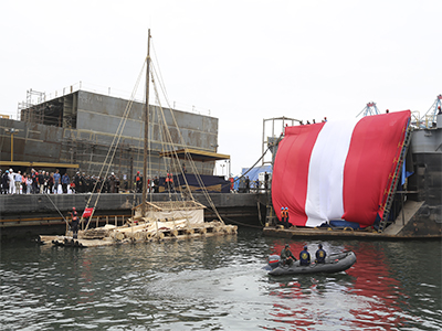 En los Astilleros del Sima-Perú se Lanzaron al Mar dos Balsas de la Expedición «Kon Tiki II»