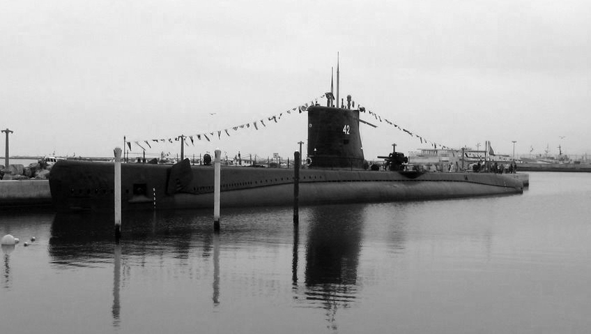 El Submarino B.A.P. «Tiburón» luego rebautizado como «Abtao» es lanzado al agua en EE.UU.